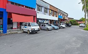 OYO 90325 Au Homestay
